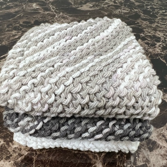 Handmade set of three dishcloths - Picture 6 of 7